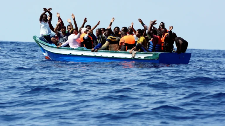 mundo-navio-aquarius-resgate-mar-mediterraneo-20180810-0001-copy