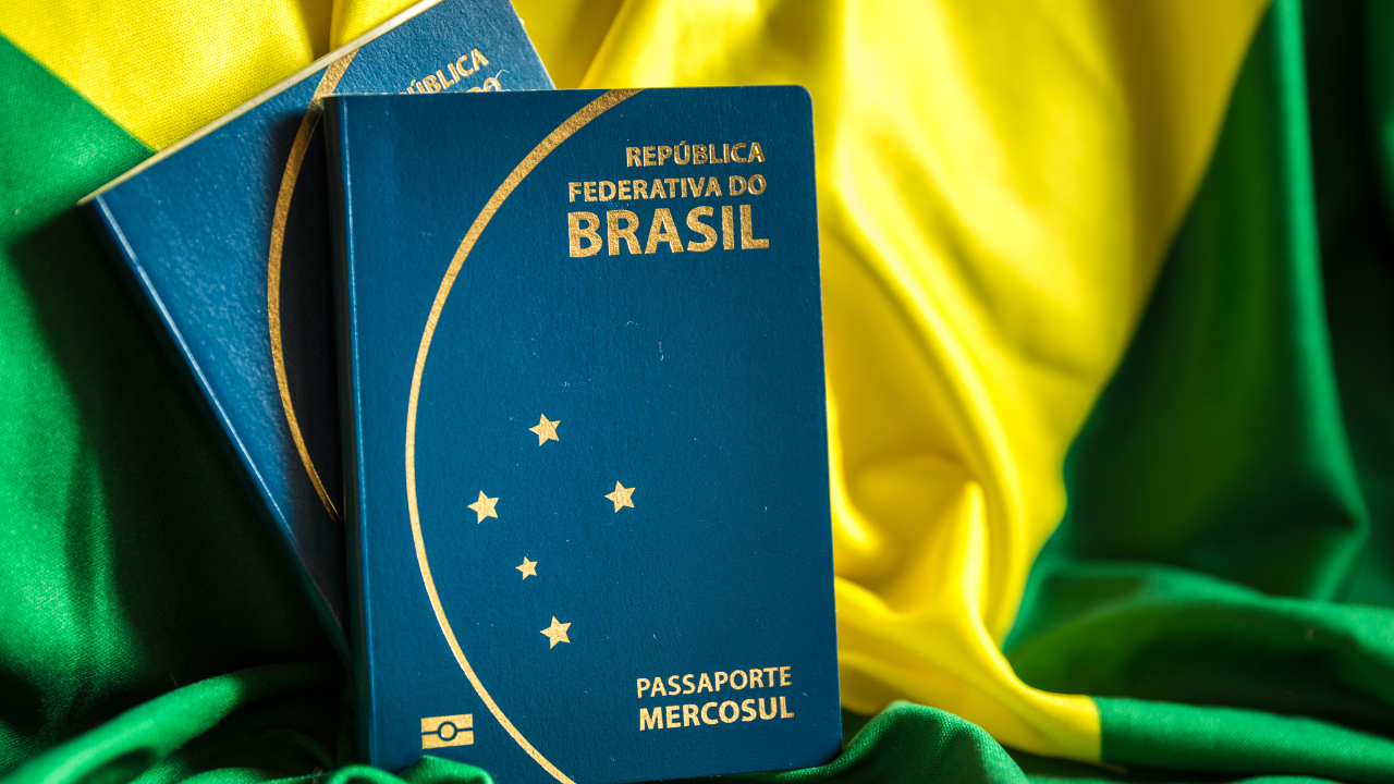 Promulgada a emenda constitucional: Não haverá perda da nacionalidade brasileira caso se naturalize português!