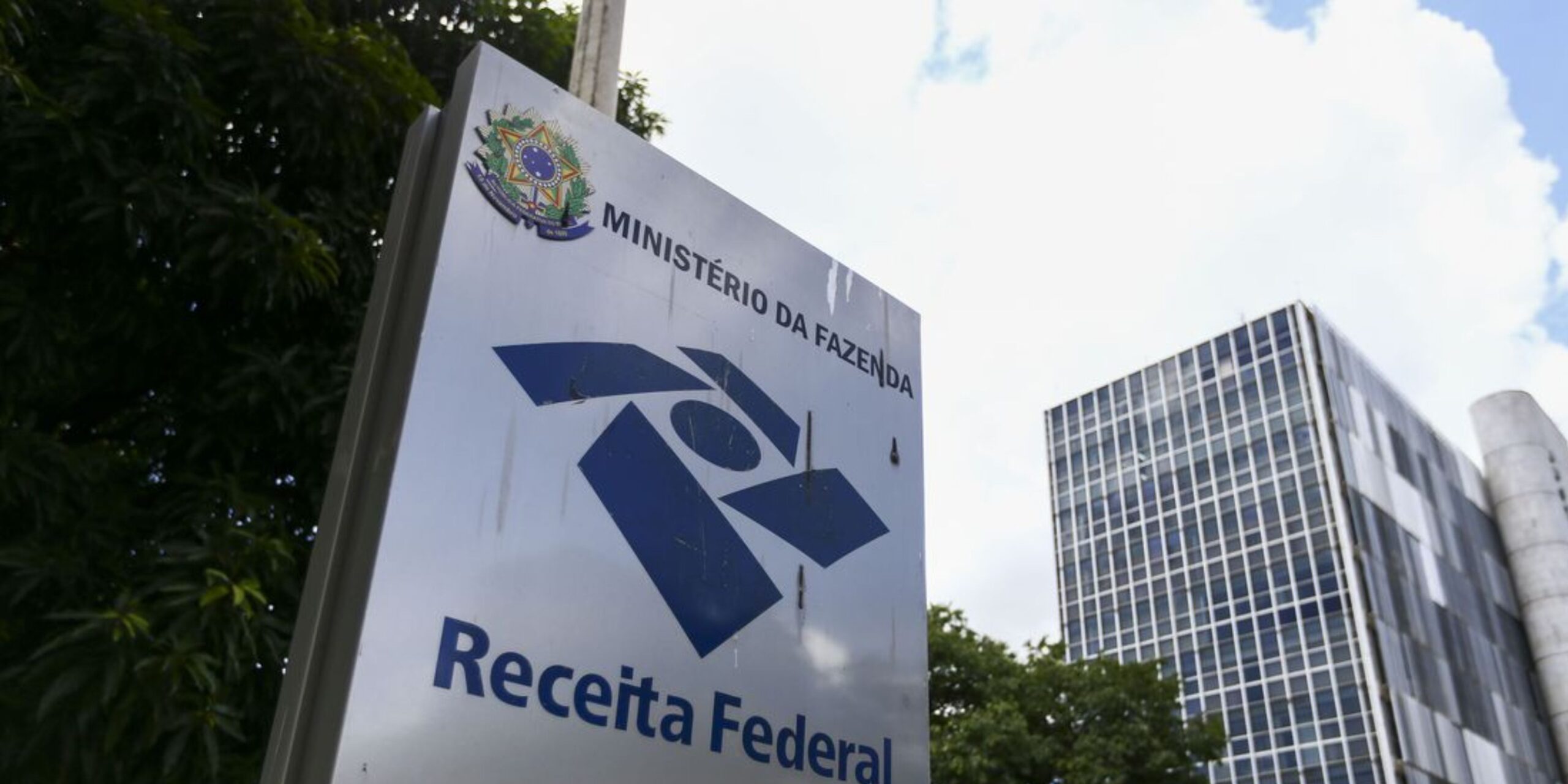 Mesmo em Portugal, brasileiros aposentados são taxados pela Receita Federal