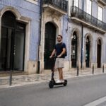 Multas de até 150 euros: PSD quer capacete obrigatório para trotinetes e bicicletas elétricas em Portugal