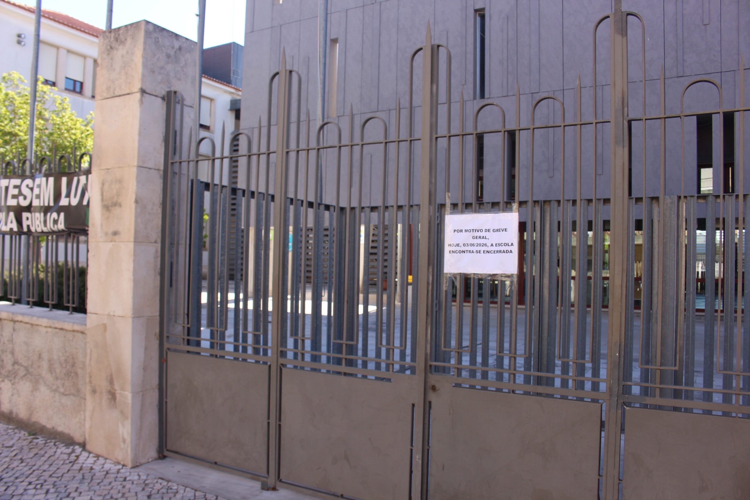Escola fechou devido à greve e você precisou faltar ao trabalho? Saiba quais são os seus direitos