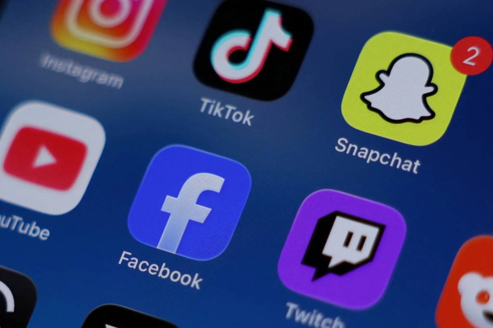 Tolerância Zero: Reino Unido Anuncia Proibição de Redes Sociais para Menores de 16 Anos