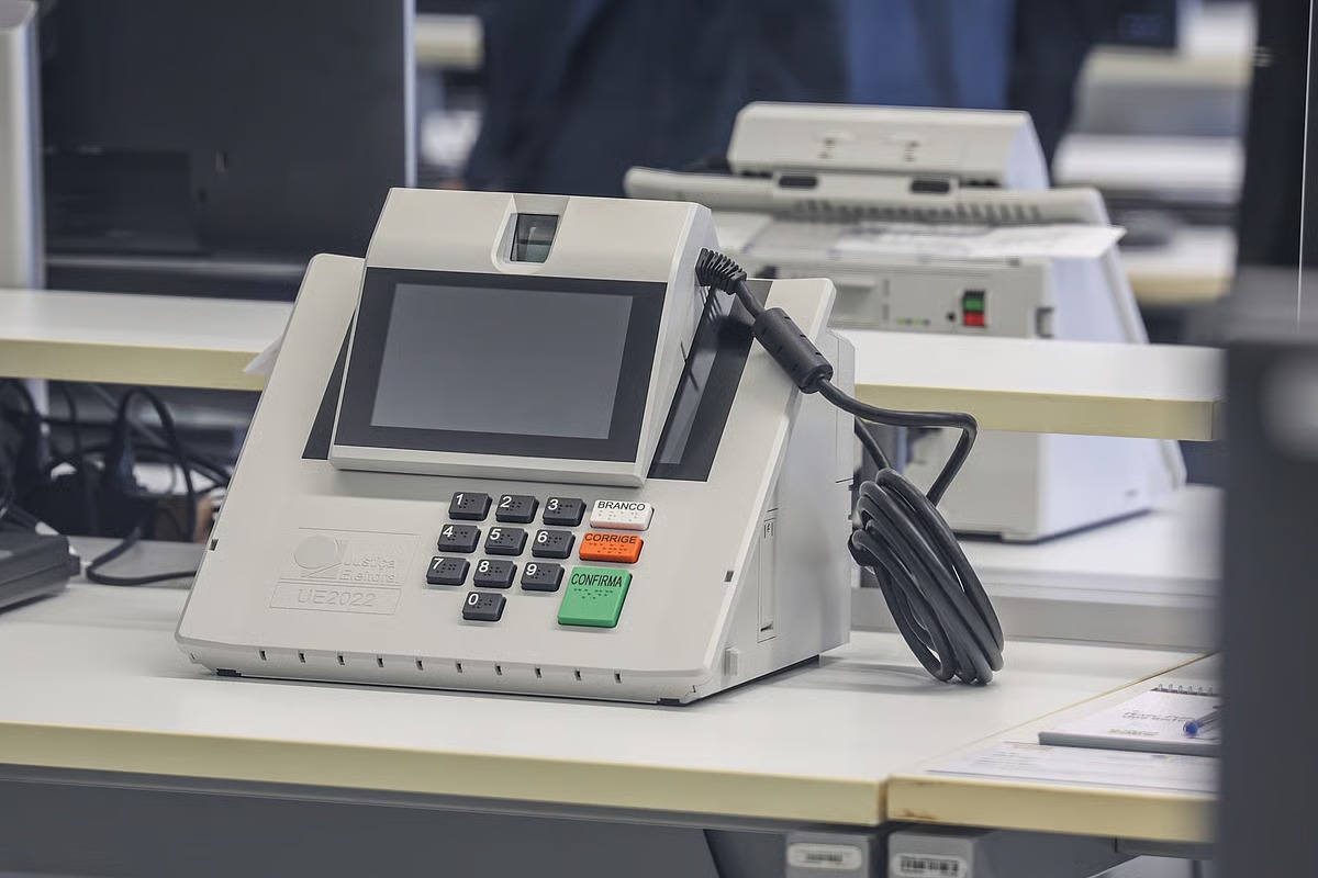 🇧🇷 Cidadania no Porto: Consulado do Brasil Convoca Voluntários para as Eleições Presidenciais 2026