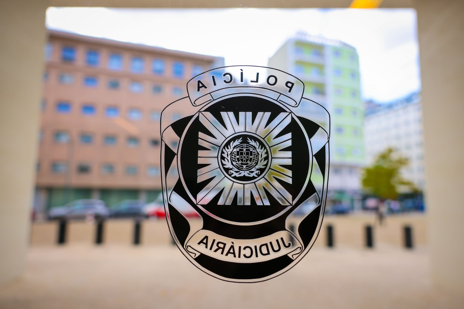 Alerta na Imigração: PJ Detém Brasileiro no Porto por Falsificar Centenas de Contratos de Arrendamento