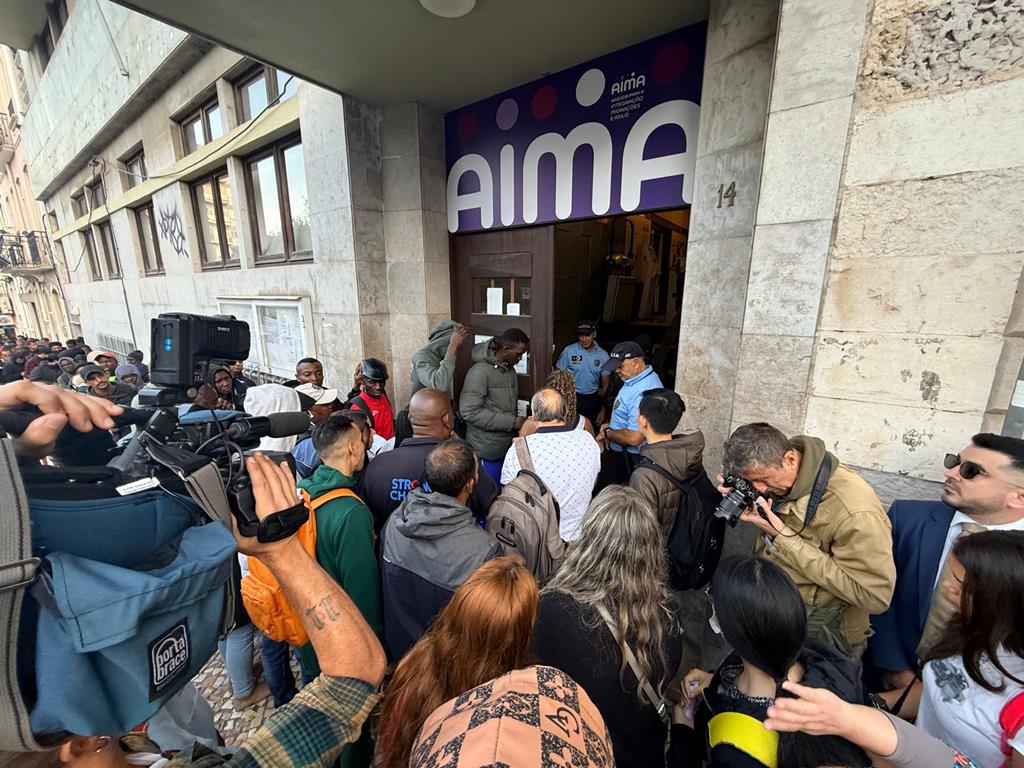 Portugal aprova primeiras mudanças que podem afetar a regularização de imigrantes sem visto