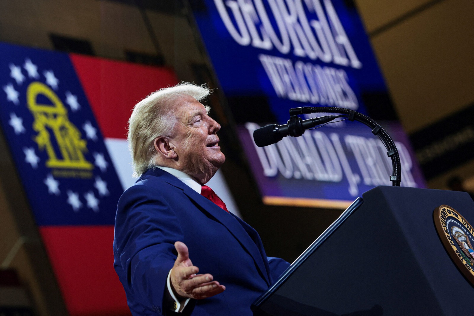 Donald Trump Anuncia “Acordo Histórico” para Desarmamento do Hamas, mas Israel Mantém Ceticismo