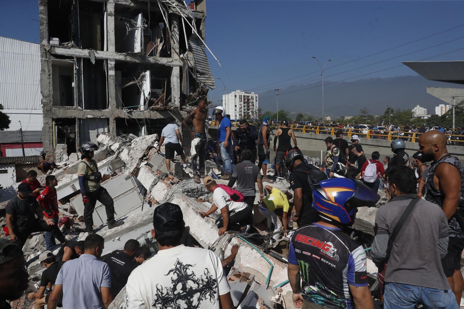 🇨🇴 Terramoto de Magnitude 7,4 Deixa Mais de 100 Mortos na Colômbia no Mais Forte Sismo do Século no País