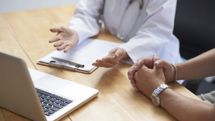 Mais de 11.800 Jovens Pediram Cheques Psicólogo e Nutricionista no Primeiro Mês em Portugal