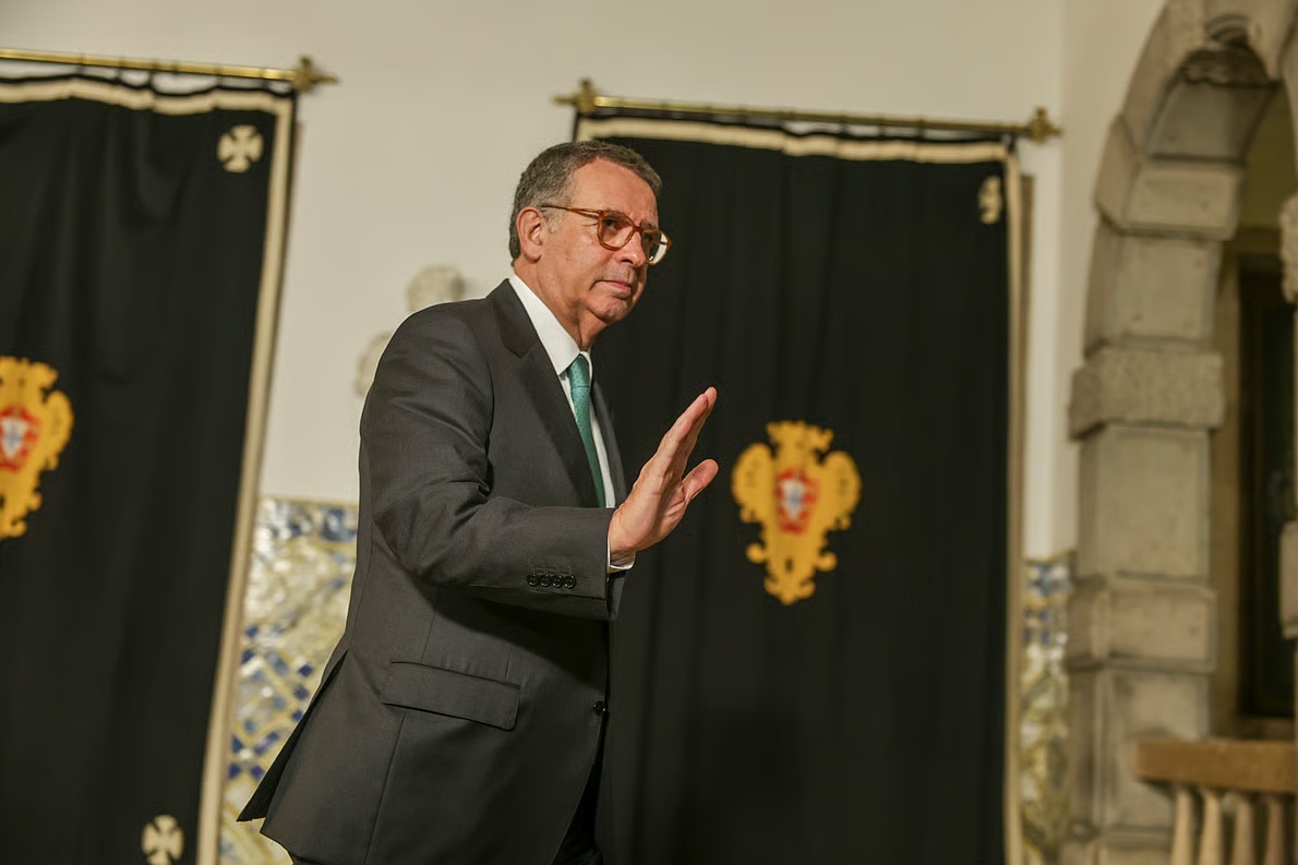Presidente de Portugal envia ao Tribunal Constitucional lei que facilita deportação de imigrantes