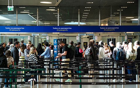 Fim de Linha para a Imigração sem Visto Prévio em Portugal: Vias por Curso e Filho Menor Extintas