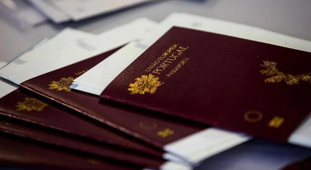 Furto de 500 Cartões de Cidadão e 200 Passaportes em Assalto à Conservatória do Registo Civil de Chaves
