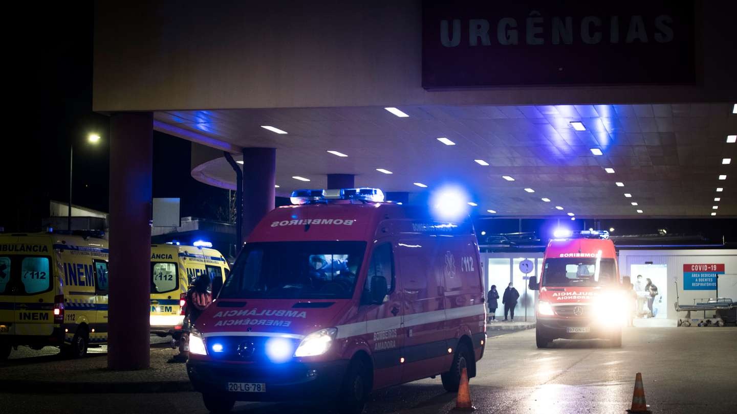 Homem de 70 Anos Espera 36 Horas nas Urgências do Amadora-Sintra Após Suspeita de AVC