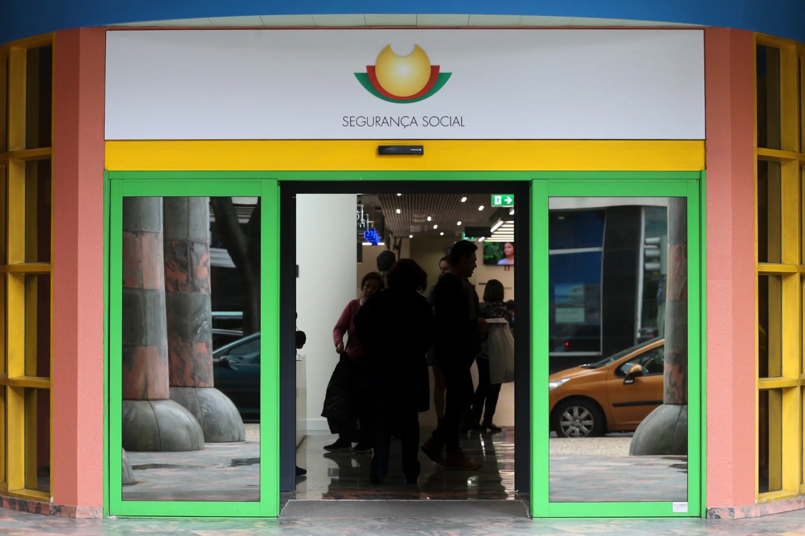 Imigrantes Contribuíram com € 11,1 Bilhões para a Segurança Social de Portugal em 10 Anos