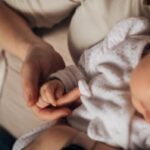 Alargamento da Licença Parental Aprovado no Parlamento: O Que Muda para as Famílias