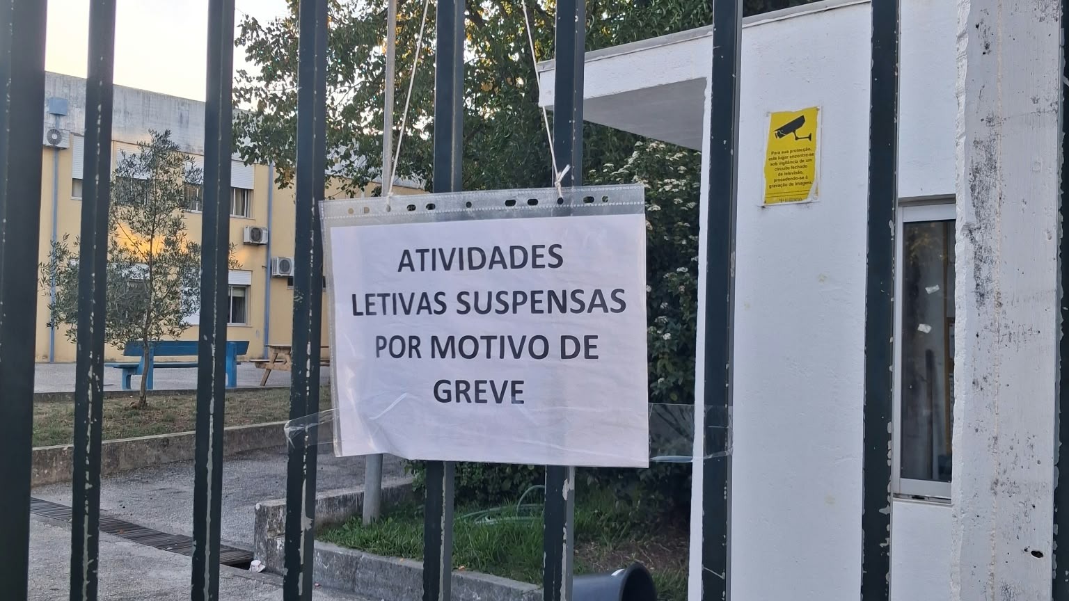 Greve de Trabalhadores Não Docentes Fecha Escolas em Vários Distritos de Portugal