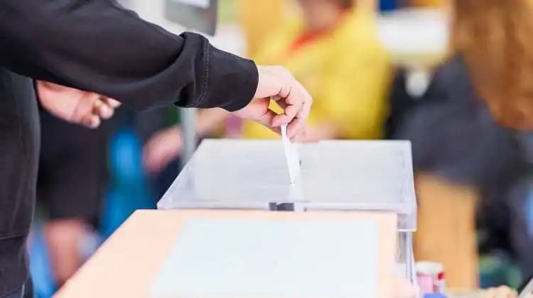 Eleições na Espanha a 29 de Novembro Podem Reconfigurar Política Migratória que Atrai Brasileiros
