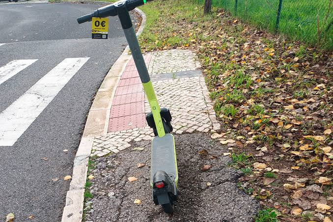 Fim da Linha: Lisboa Aprova a Suspensão Total das Trotinetas Elétricas Partilhadas